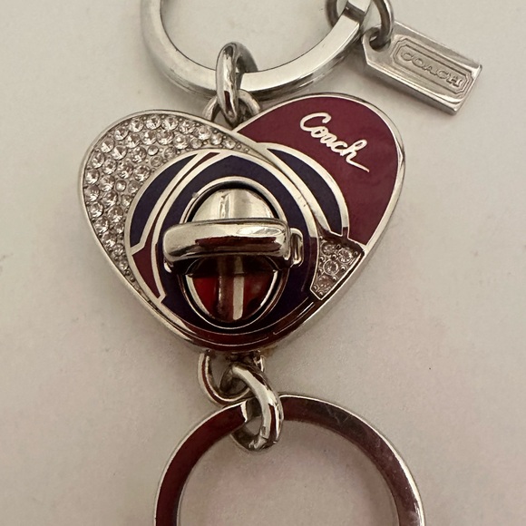COACH Swarovski Crystal Enamel Heart Turnlock Valet Key Ring Bag Charm - Picture 10 of 11